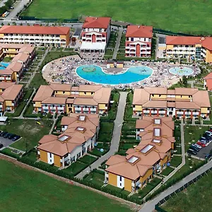 https://pini-village.hotelinveneto.com